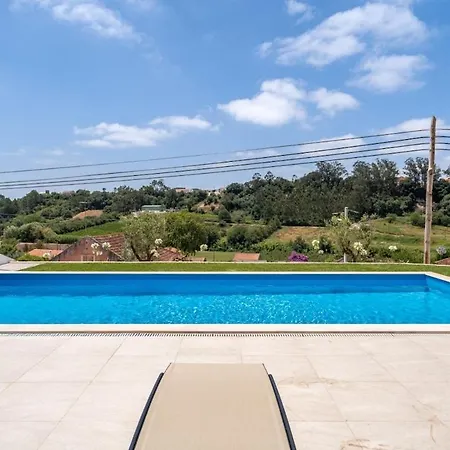 Lejlighed Poolside Retreat In Mosteiros By Lisbeyond Caldas Da Rainha